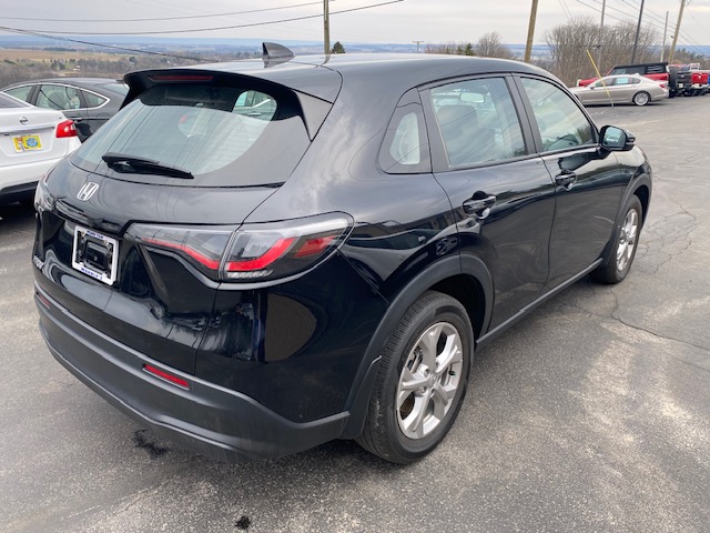 Used 2023 Honda HR-V LX image 6