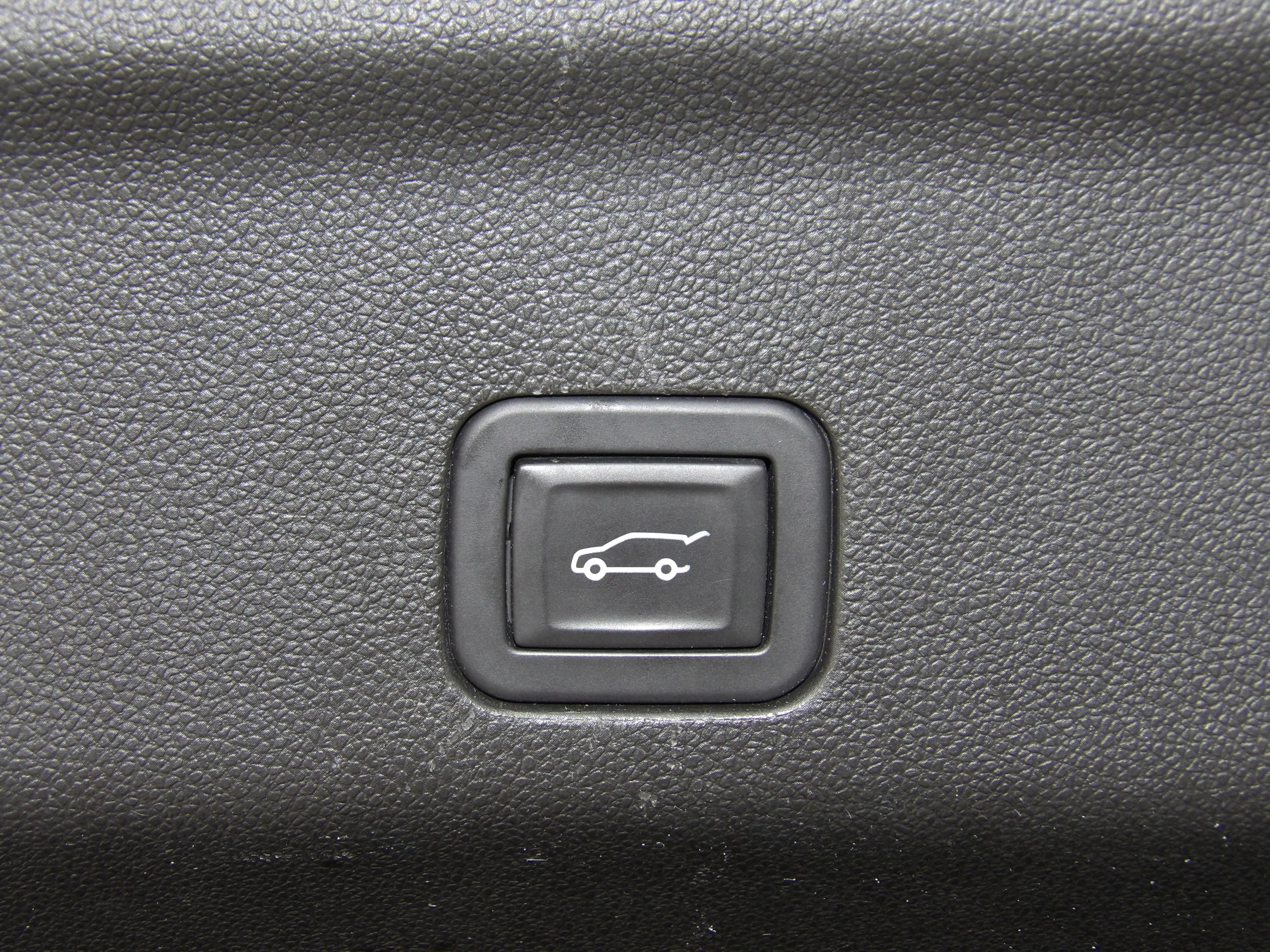Used 2024 GMC Yukon XL 2WD SLT image 35