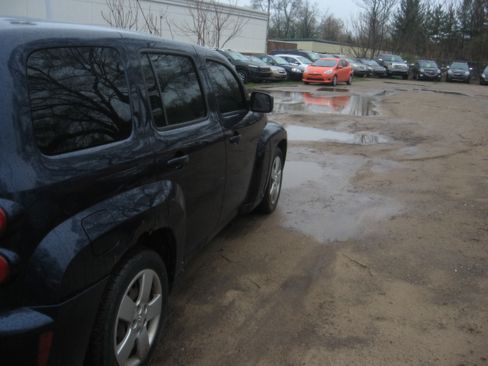 Used 2009 Chevrolet HHR LS image 4