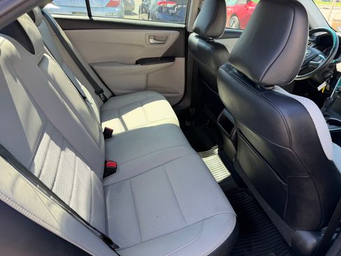 Used 2017 Toyota Camry SE image 22