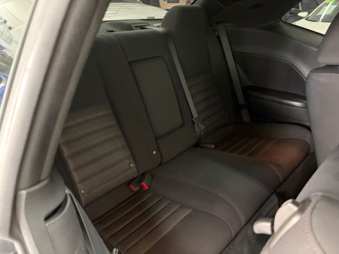 Used 2010 Dodge Challenger SE RWD image 17