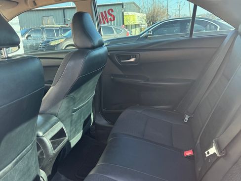 Used 2017 Toyota Camry image 9