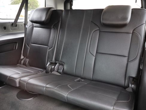 Used 2018 Chevrolet Suburban Premier image 11