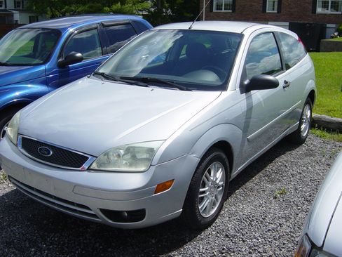 Used 2007 Ford Focus ZX3 Hatchback FWD image 1