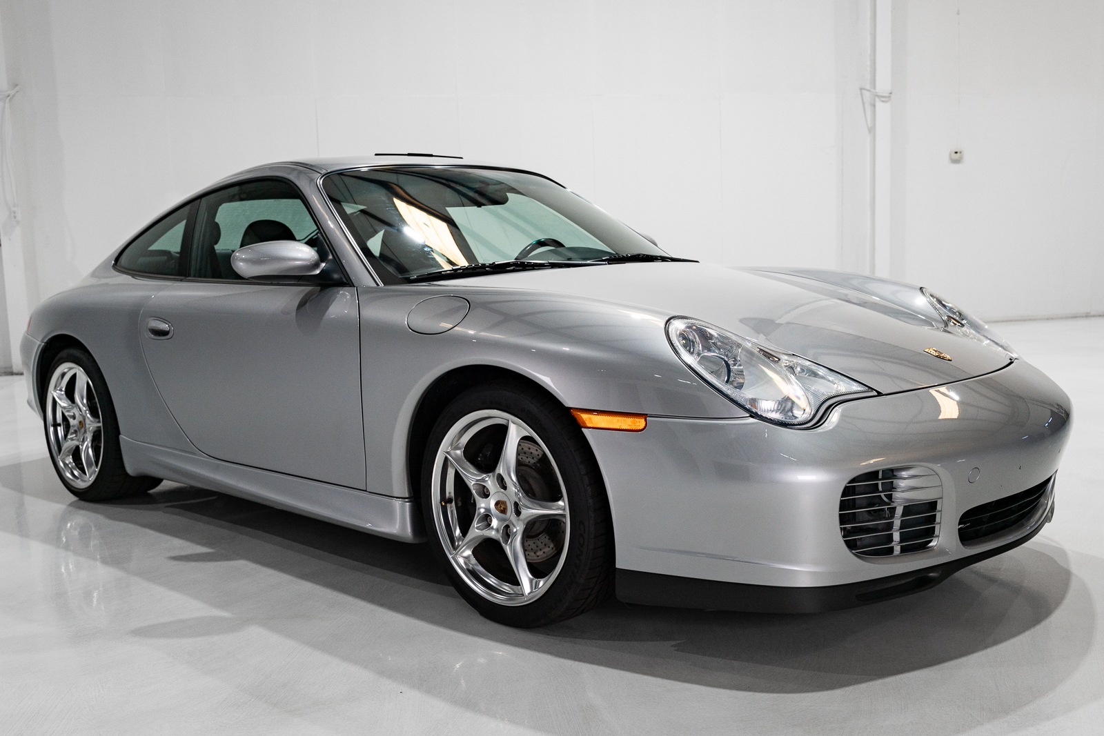 Used 2004 Porsche 911 40th Anniversary Coupe RWD image 4