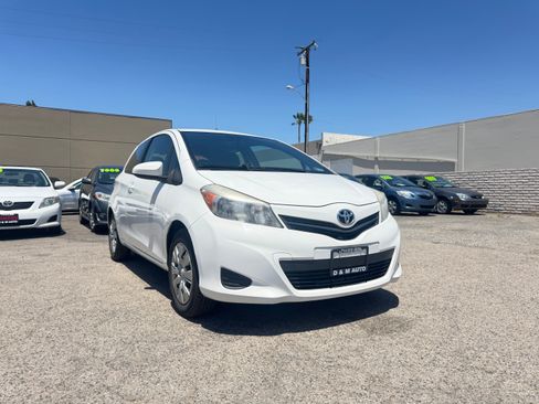Used 2013 Toyota Yaris 2-Door Hatchback FWD image 12