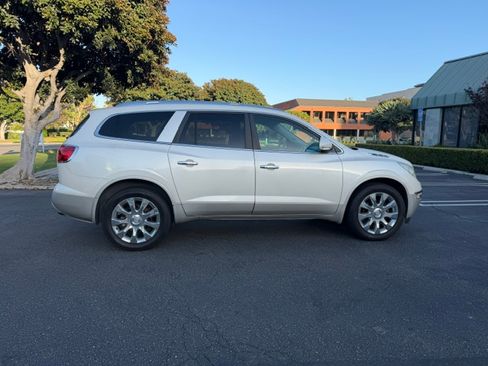 Used 2011 Buick Enclave 2WD CXL image 6