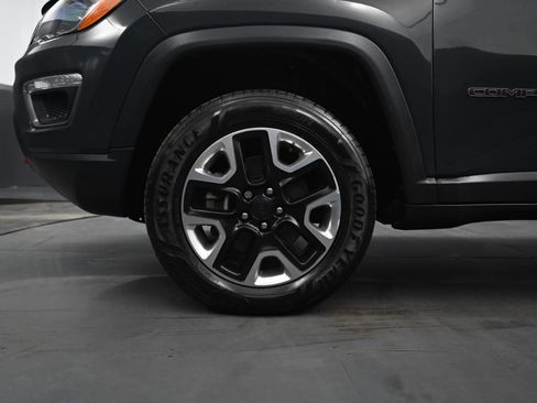 Used 2018 Jeep Compass Trailhawk image 11
