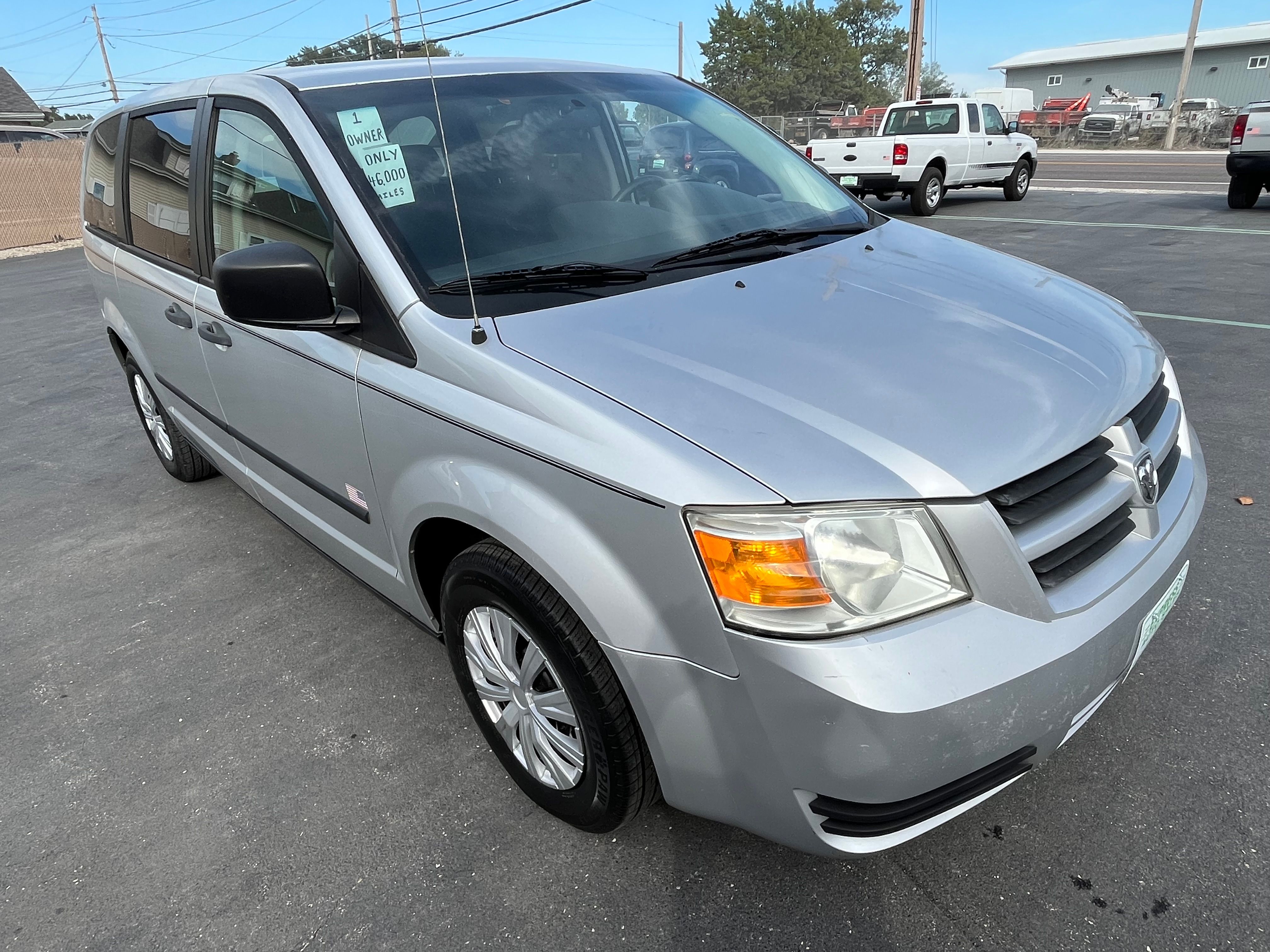 Used 2008 Dodge Grand Caravan SE FWD image 3