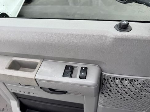 Used 2019 Ford E-350 and Econoline 350 image 14