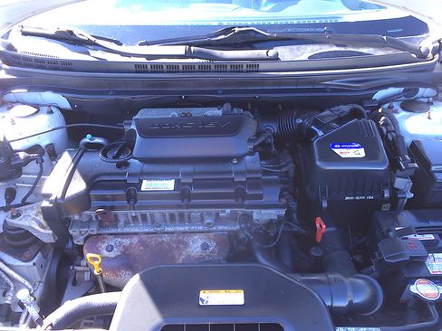 Used 2010 Hyundai Elantra SE image 36