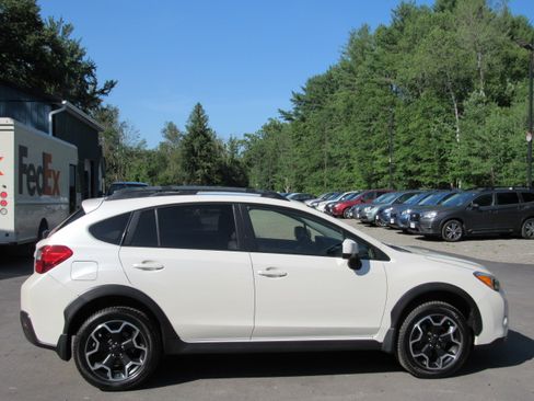 Used 2014 Subaru XV Crosstrek 2.0i Limited AWD/4WD image 8