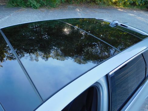 Used 2024 Cadillac Lyriq Luxury image 3