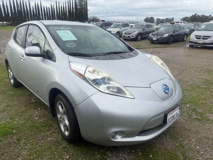 Used 2013 Nissan Leaf FWD image 1