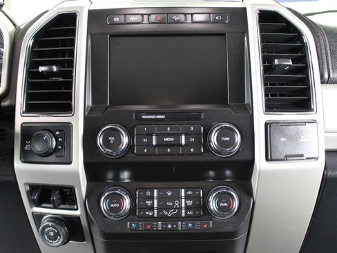 Used 2021 Ford F250 Lariat image 5