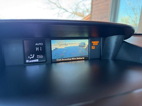 Used 2014 Subaru Forester 2.5i Limited image 12