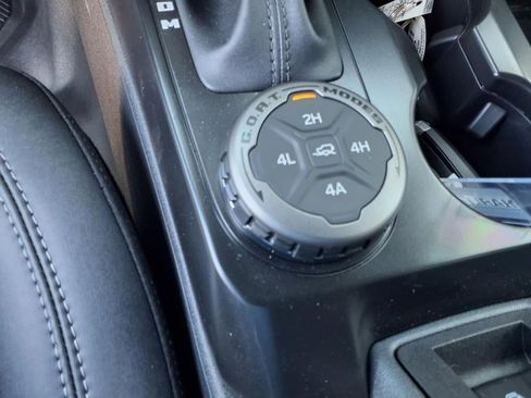 New 2025 Ford Bronco Badlands image 14