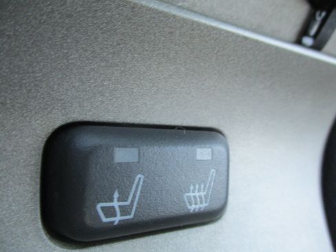 Used 2004 Ford Thunderbird Deluxe RWD image 16