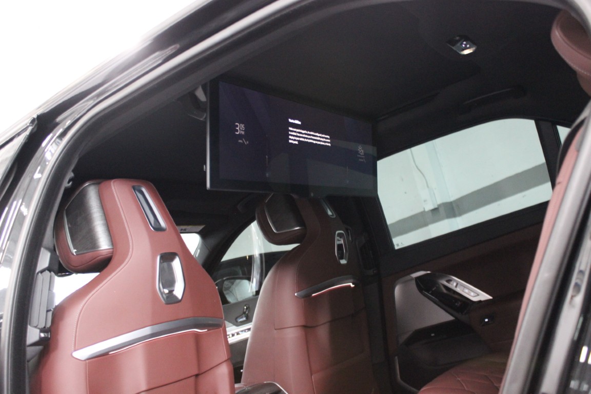 Used 2024 BMW i7 eDrive50 RWD image 48