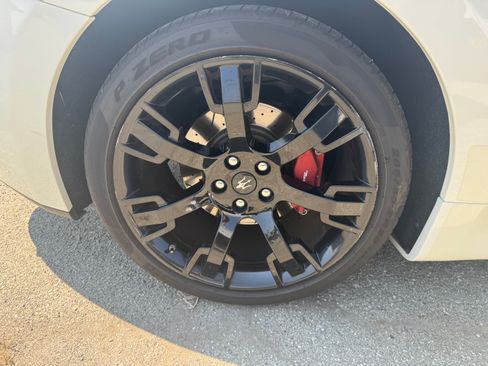 Used 2016 Maserati GranTurismo Sport image 22