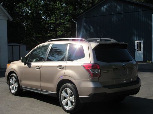 Used 2014 Subaru Forester 2.5i Touring AWD/4WD image 6