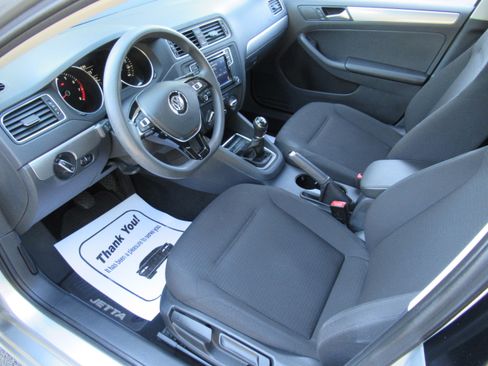 Used 2016 Volkswagen Jetta SE image 10