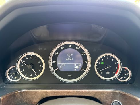 Used 2010 Mercedes-Benz E 350 image 21