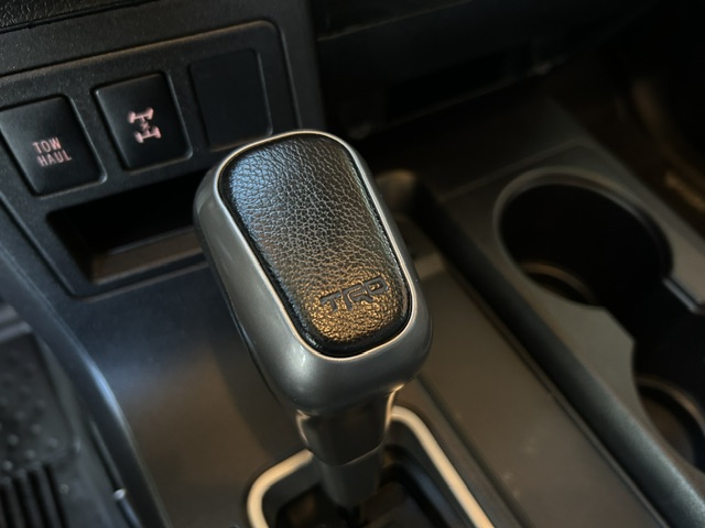 Used 2018 Toyota Sequoia 4WD SR5 image 21
