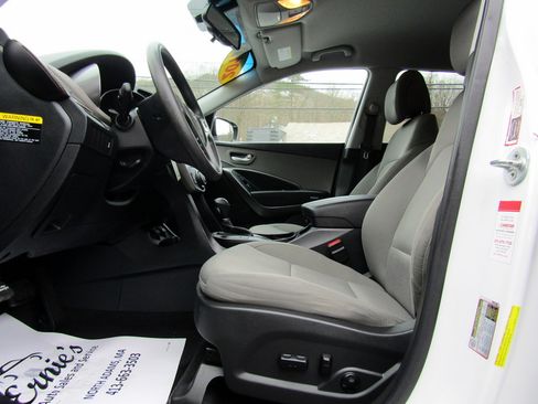 Used 2017 Hyundai Santa Fe Sport image 19