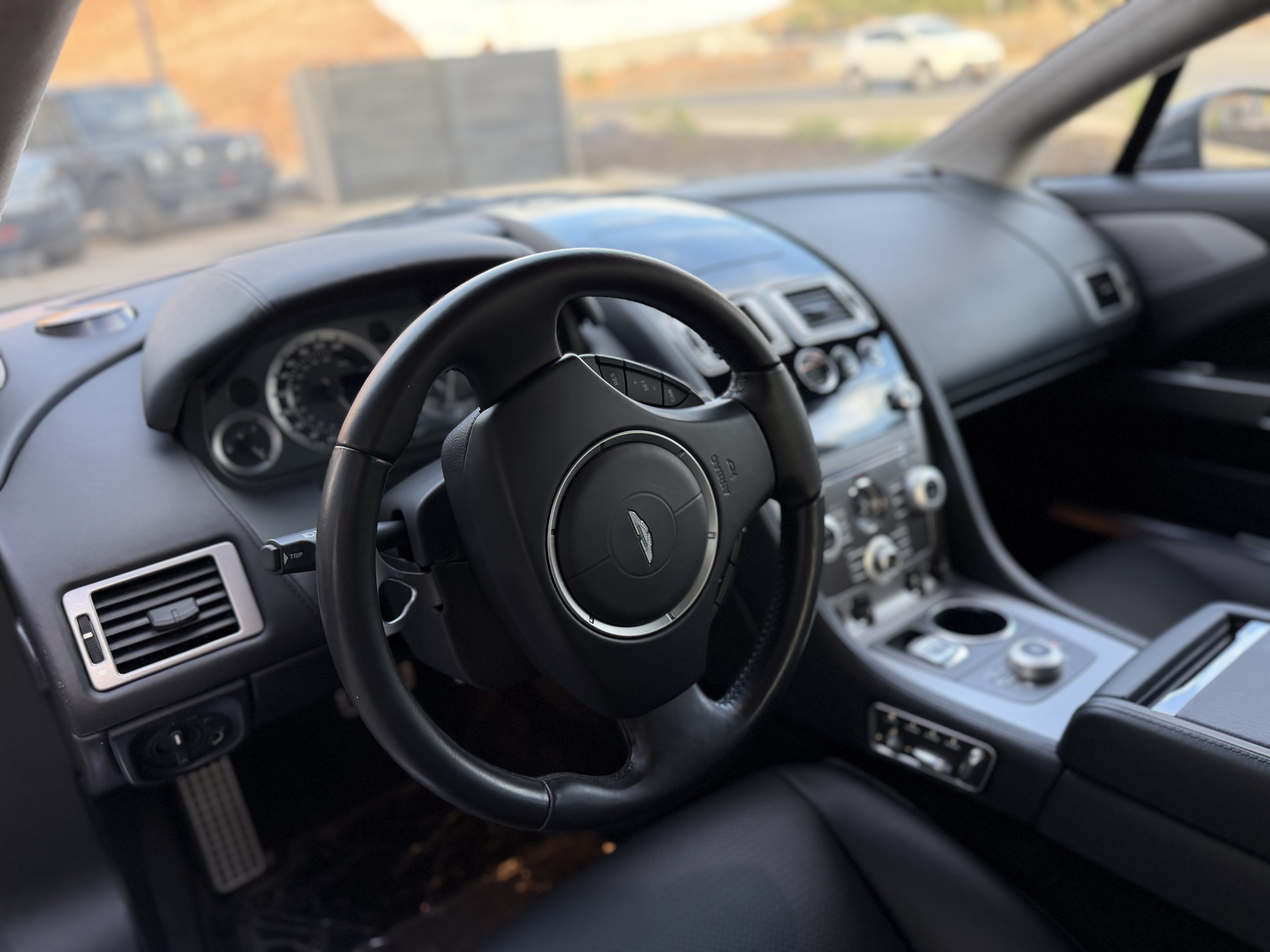 Used 2011 Aston Martin Rapide RWD image 8
