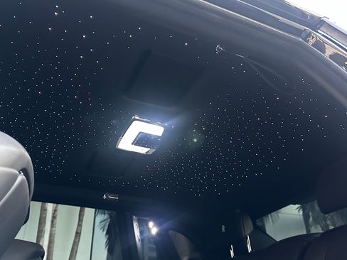 Used 2021 Rolls-Royce Phantom image 24