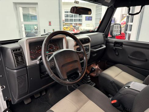 Used 2004 Jeep Wrangler X image 19