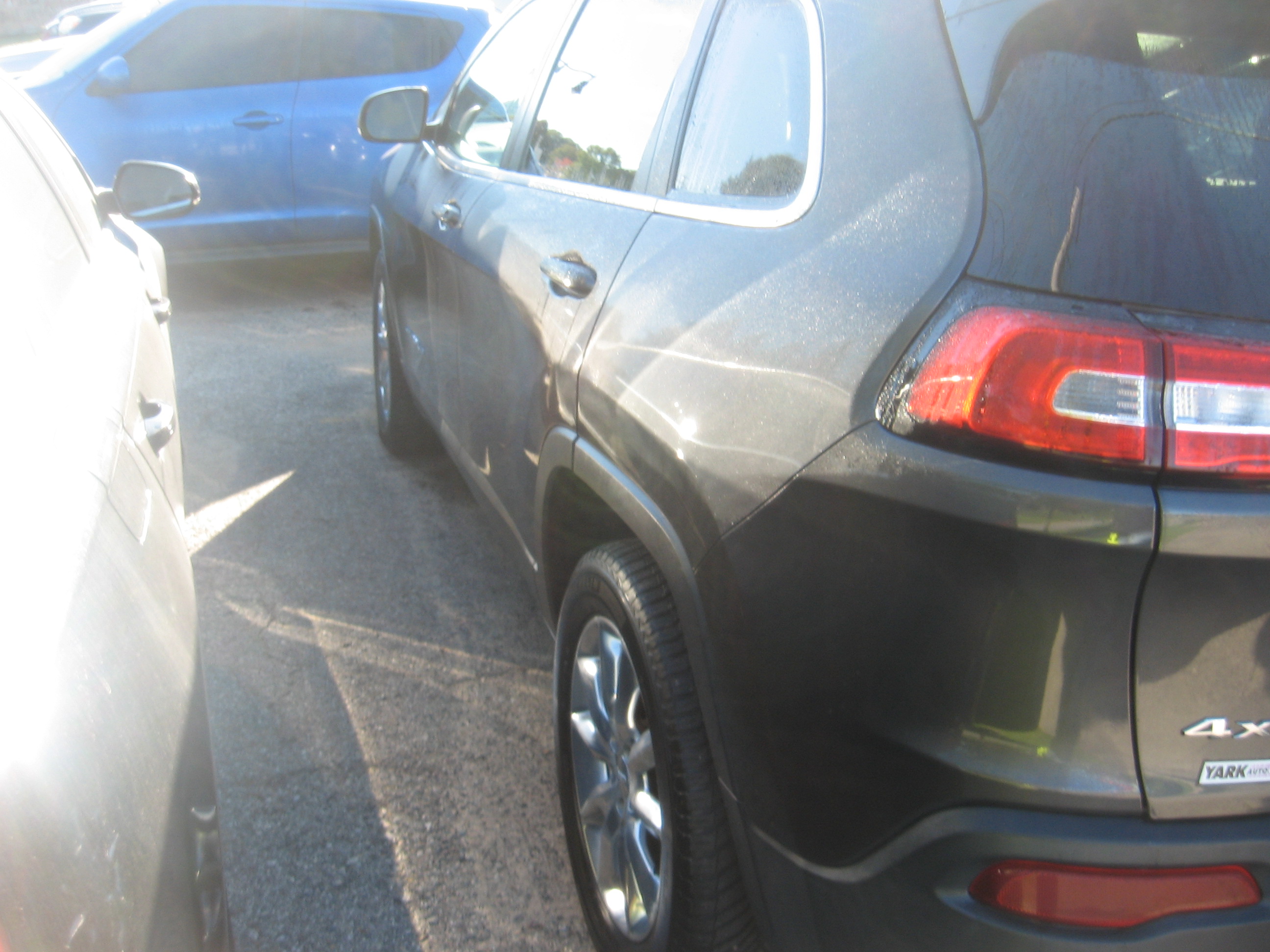 Used 2016 Jeep Cherokee 4WD Limited image 6