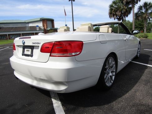 Used 2009 BMW 328i Convertible RWD image 6
