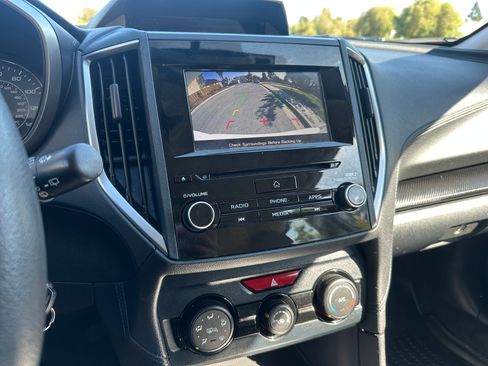 Used 2019 Subaru Impreza 2.0i Premium image 11