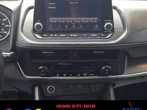 Used 2023 Nissan Rogue SV image 10