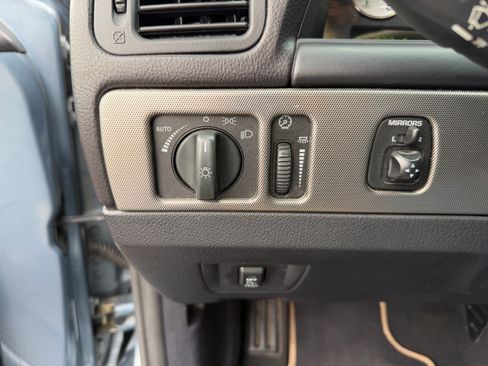 Used 2005 Ford Thunderbird 50th Anniversary image 7