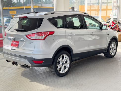 Used 2016 Ford Escape Titanium image 4