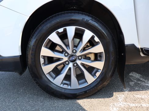 Used 2018 Subaru Outback 2.5i Touring AWD/4WD image 38