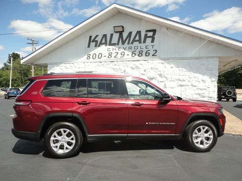 Used 2022 Jeep Grand Cherokee L 4WD Limited image 3