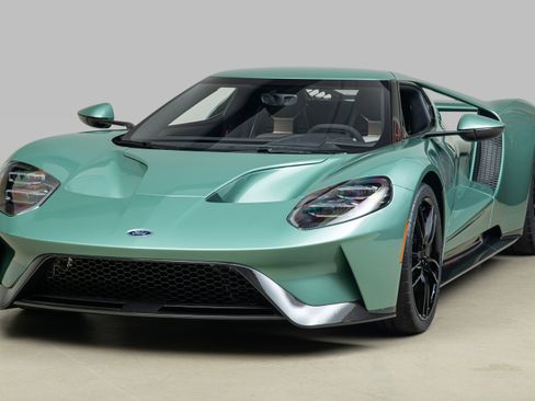 Used 2022 Ford GT RWD image 2