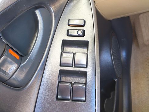 Used 2011 Toyota RAV4 4WD Limited V6 w/ 3rd Row image 22