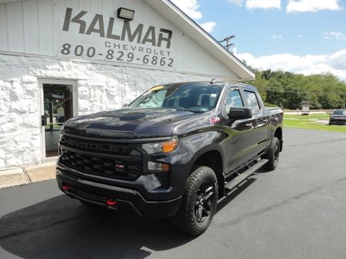 Used 2022 Chevrolet Silverado 1500 4x4 Crew Cab Custom Trail Boss image 6