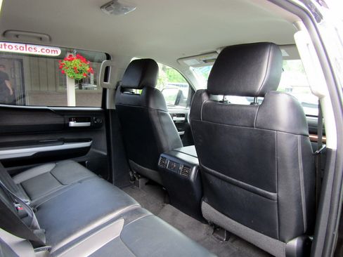 Used 2019 Toyota Tundra 4x4 CrewMax Limited image 22