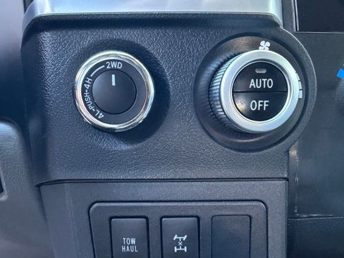Used 2018 Toyota Sequoia 4WD Limited image 36