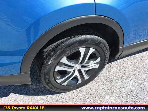 Used 2018 Toyota RAV4 LE image 15