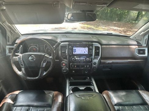 Used 2017 Nissan Titan XD 4x4 Crew Cab image 21