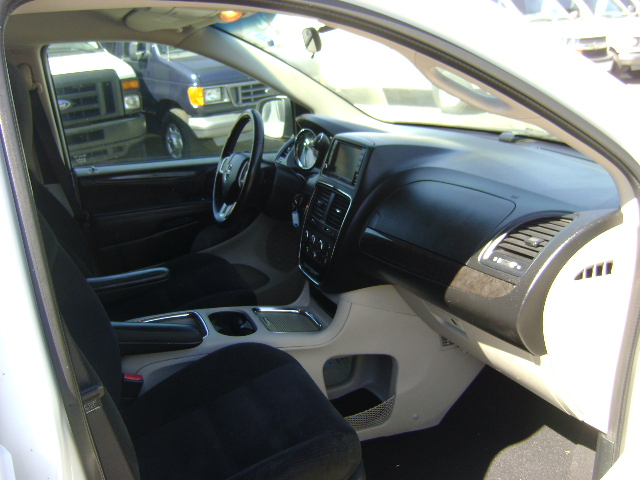 Used 2015 Dodge Grand Caravan SXT FWD image 7