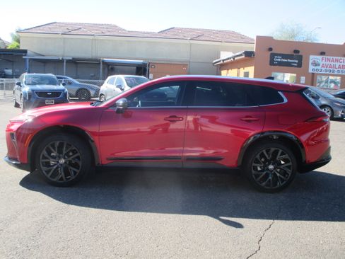 Used 2025 Toyota Crown Signia Limited image 2