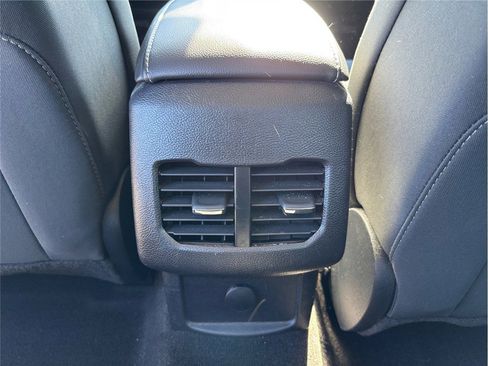 Used 2020 Ford Fusion SE image 36